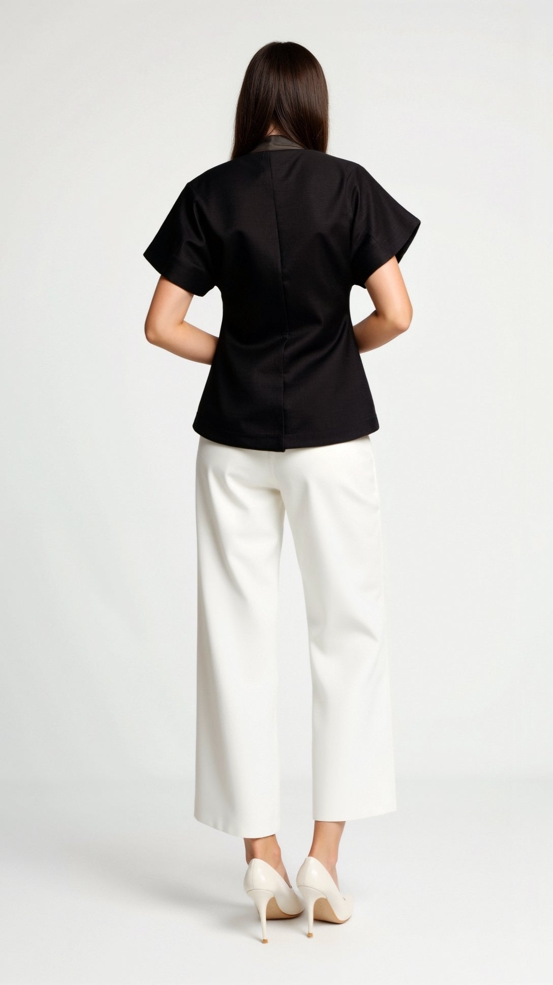 Elegant V-neck Blouse Amy for a Sophisticated Look