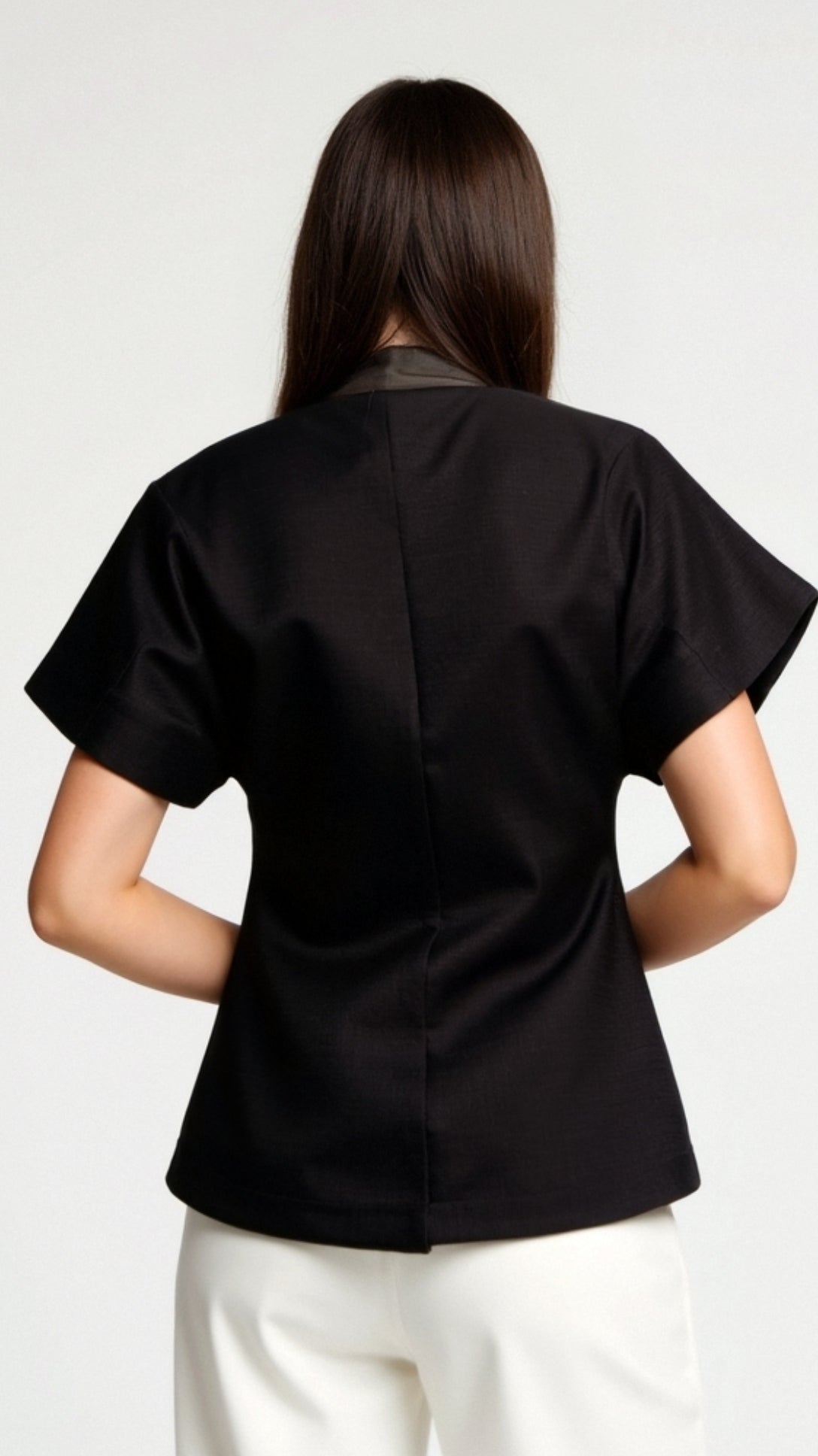 Elegant V-neck Blouse Amy for a Sophisticated Look