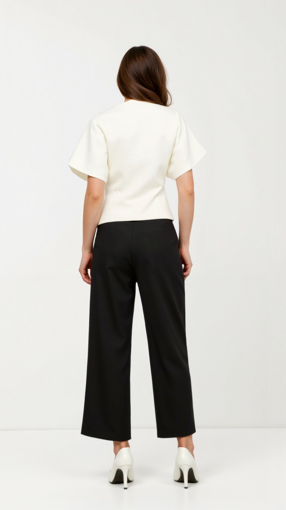 Elegant V-neck Blouse Amy for a Sophisticated Look