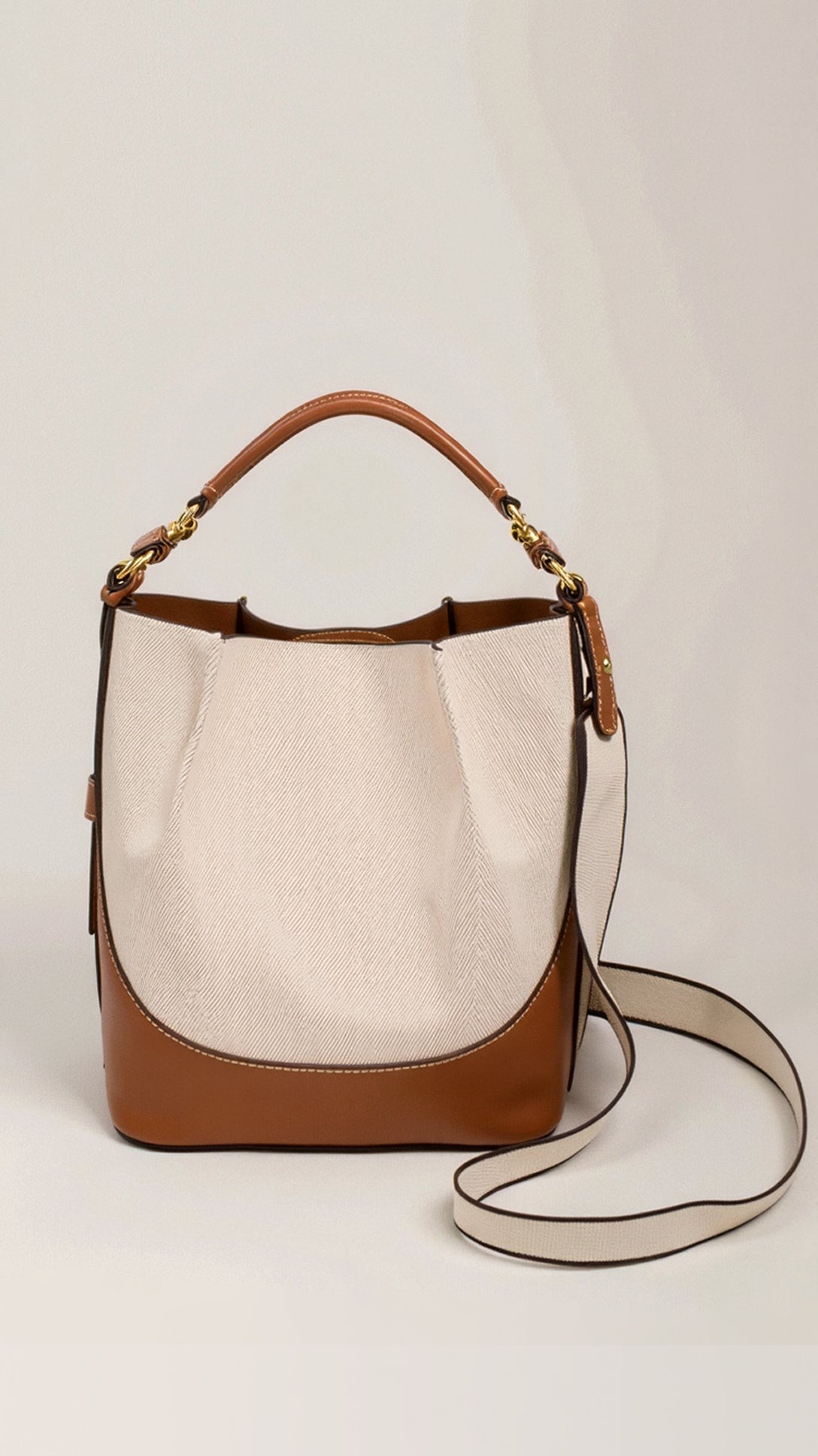 Cassia Elegant and Practical Shoulder Bag