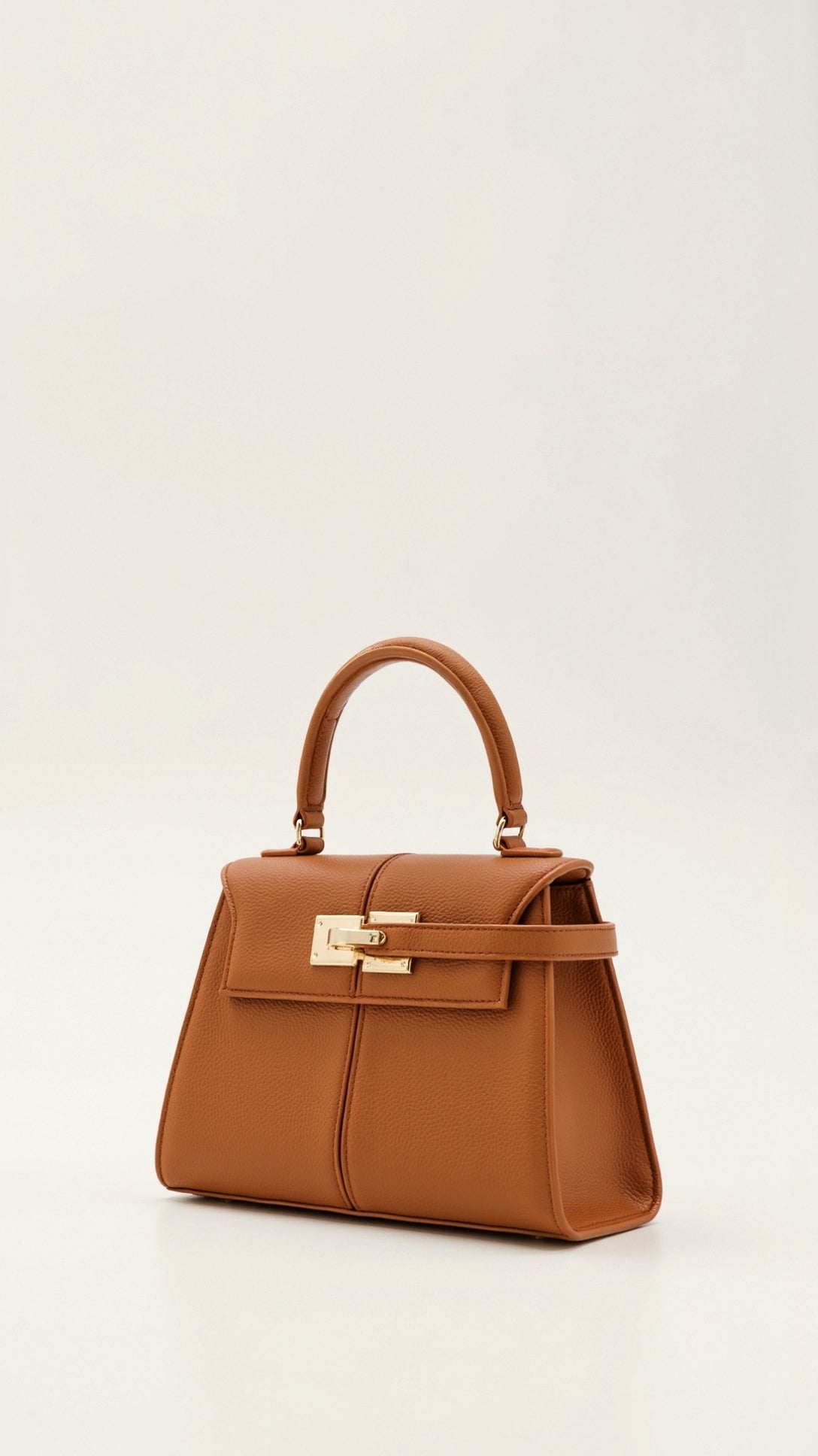 Claudia Handbag with Elegant Ribbed Handle