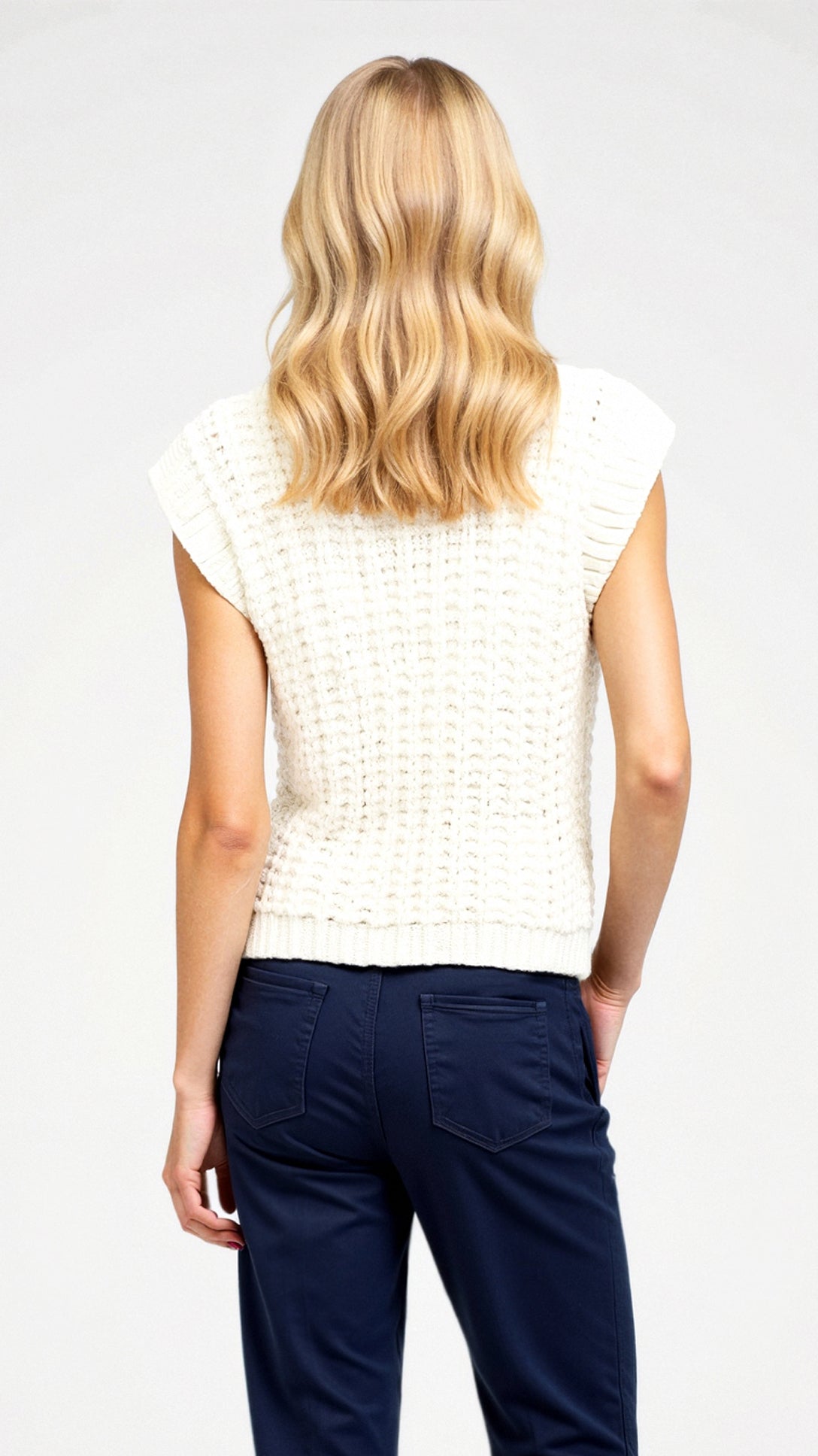 Philomena Modeknit – Stylish Knitted Vest for an Elegant Look