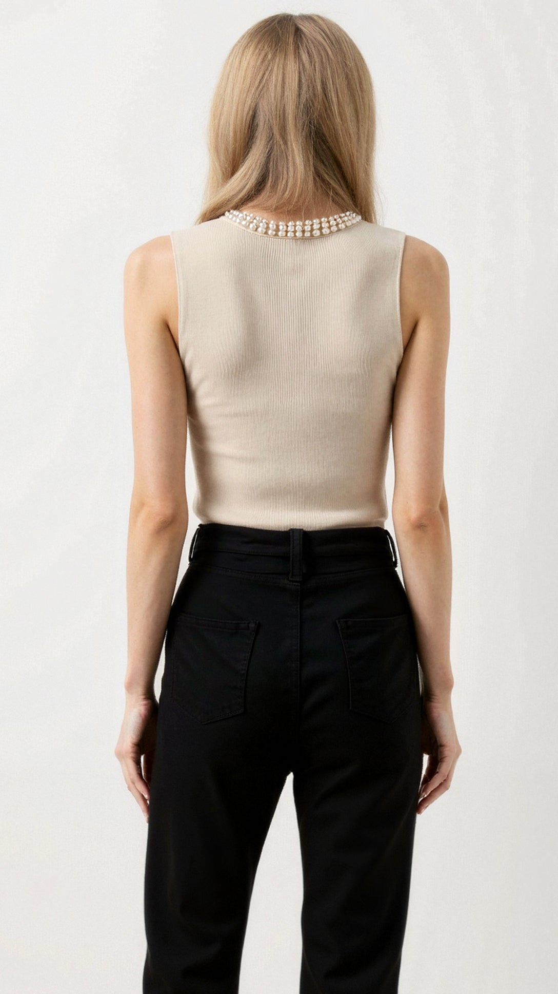 Rosalba Sleeveless - Elegant Sleeveless Top for a Sophisticated Style