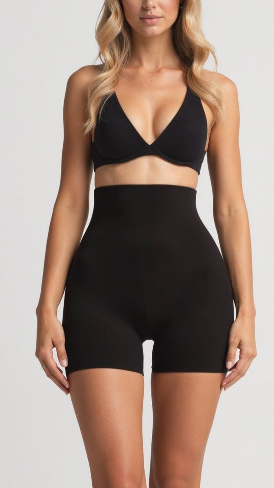 Mid-length seamless shorts for a perfect fit