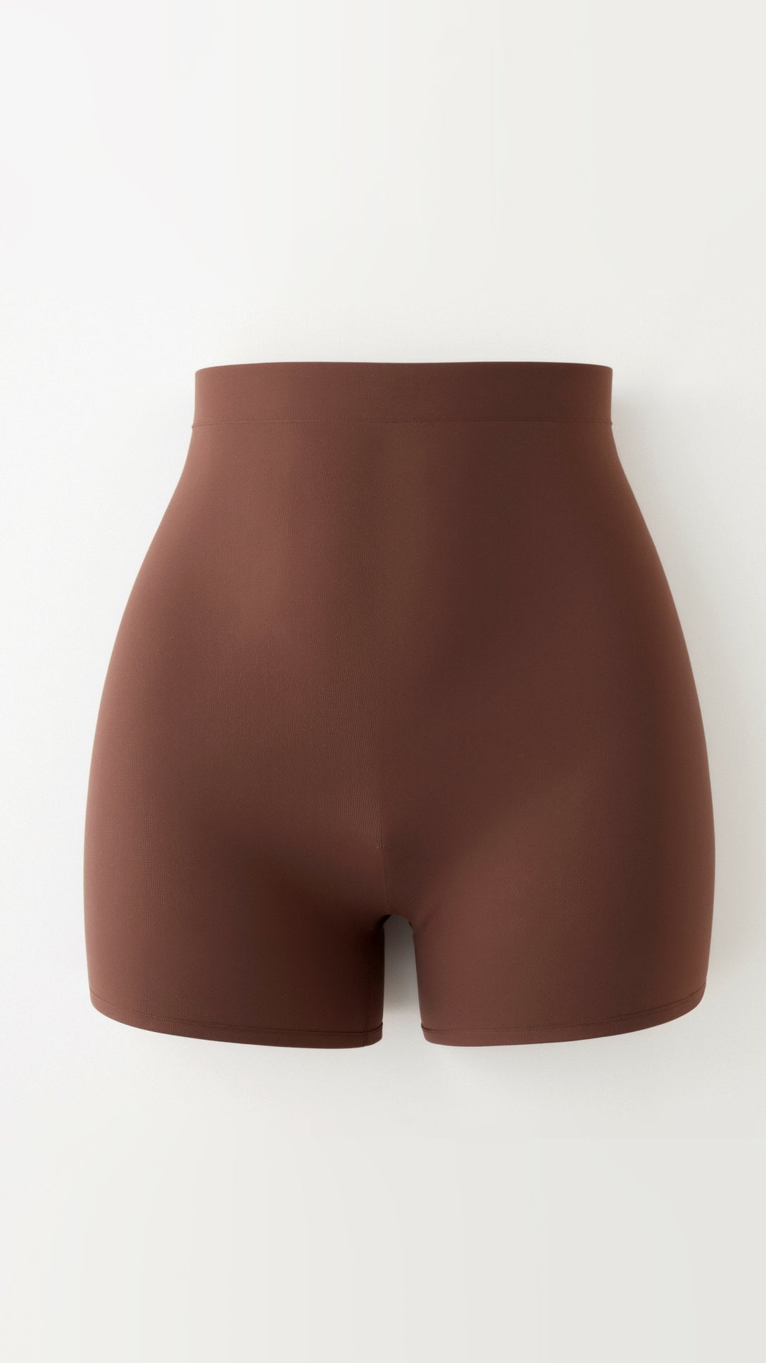Mid-length seamless shorts for a perfect fit