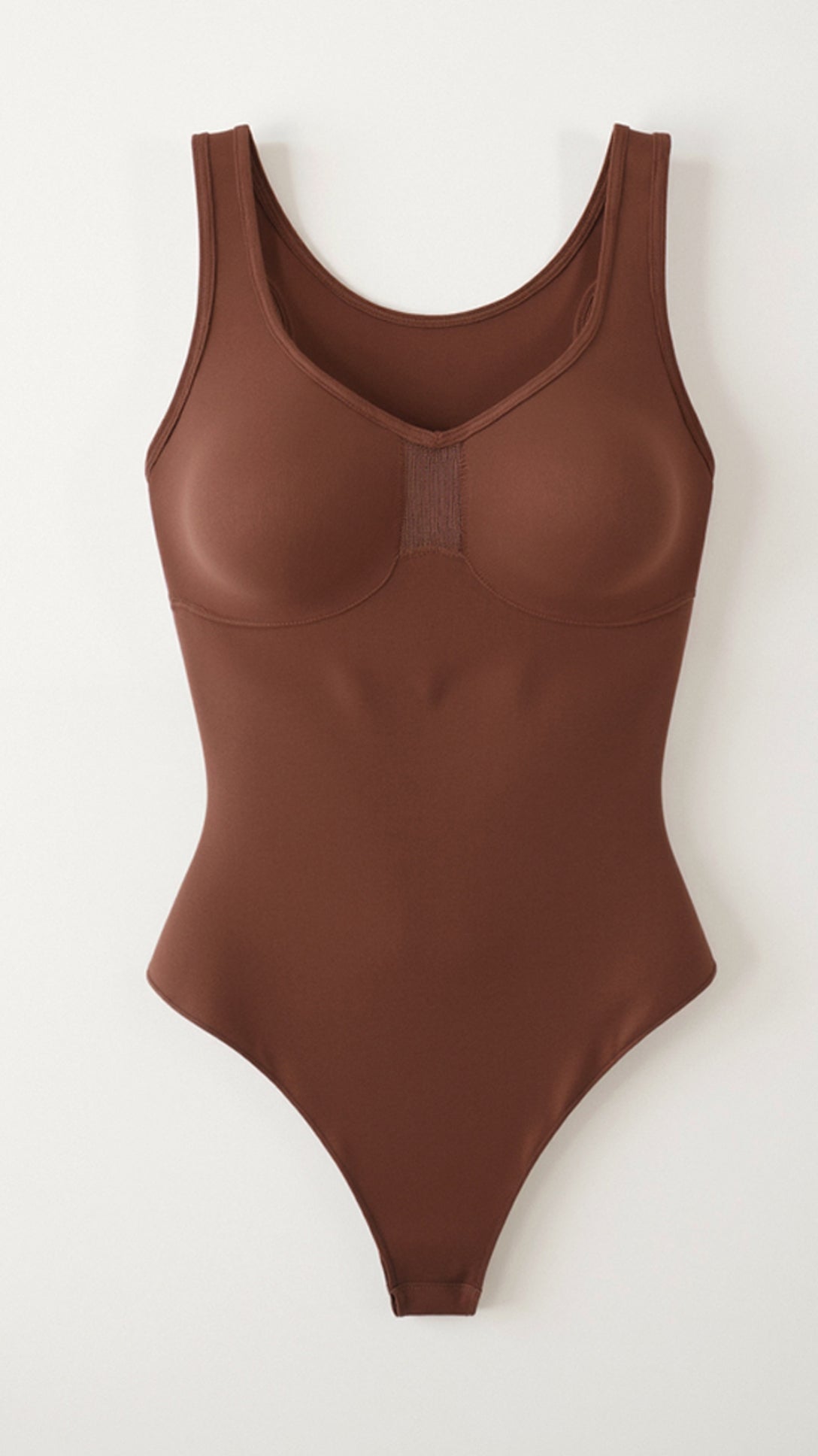 Seamless body with V-neck and thong style for a perfect fit