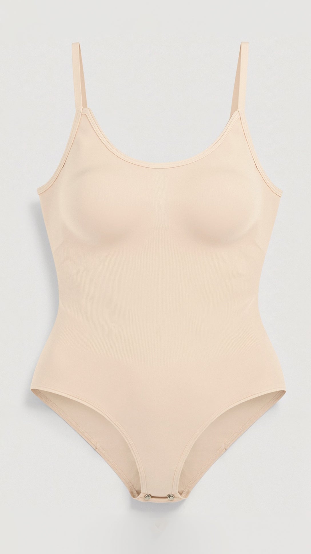 Stylish and tight-fitting bodysuit for a perfect look