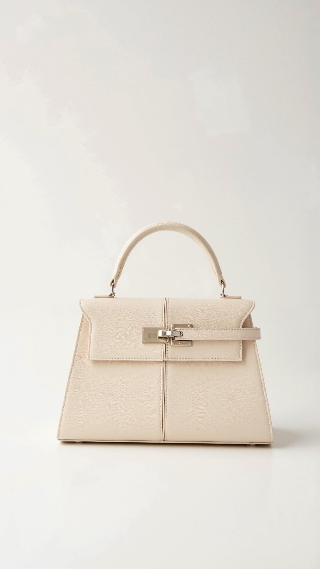 Claudia Handbag with Elegant Ribbed Handle