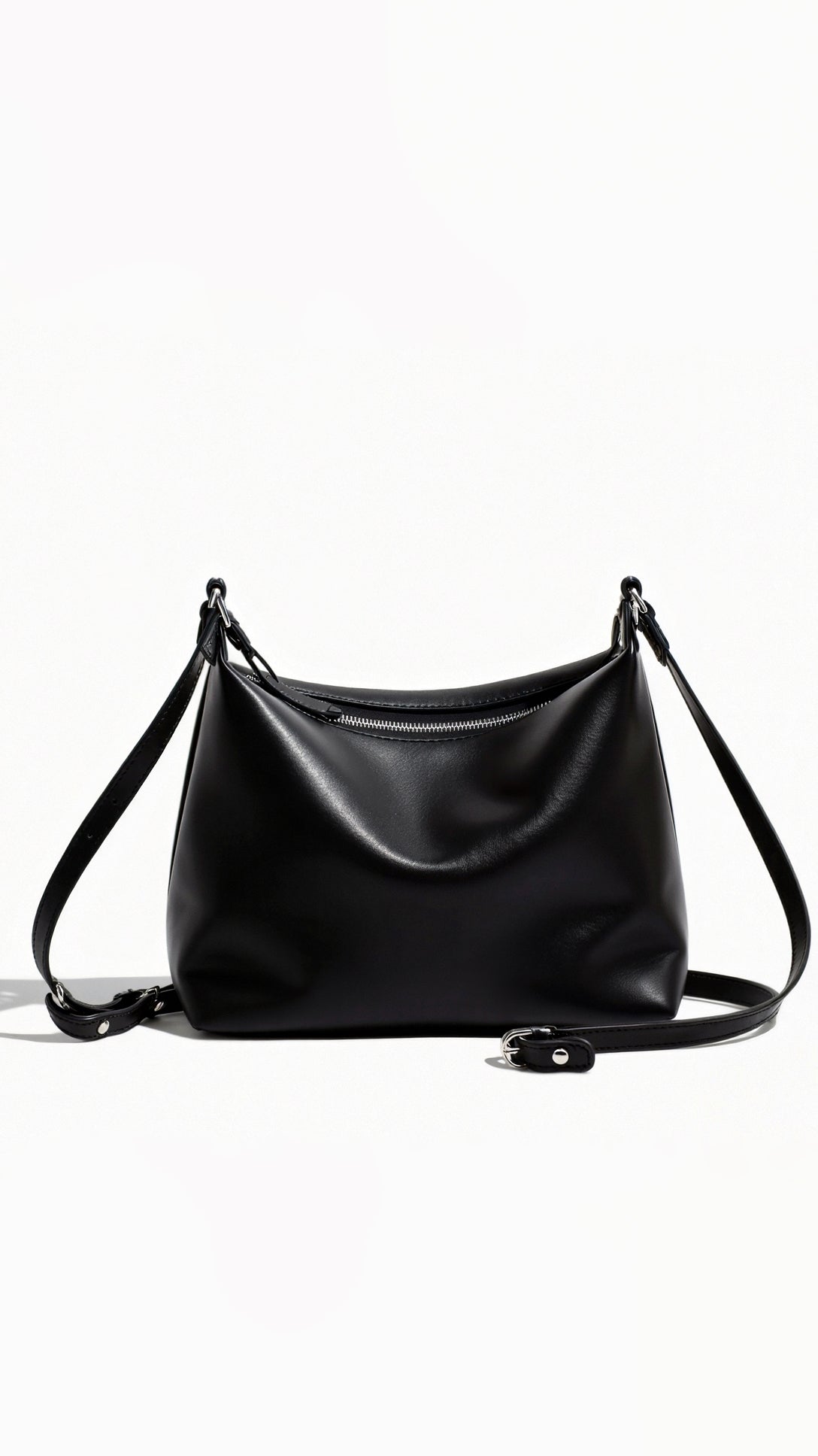 Kalista Crossbody Handbag – Elegance and Practicality at Your Fingertips