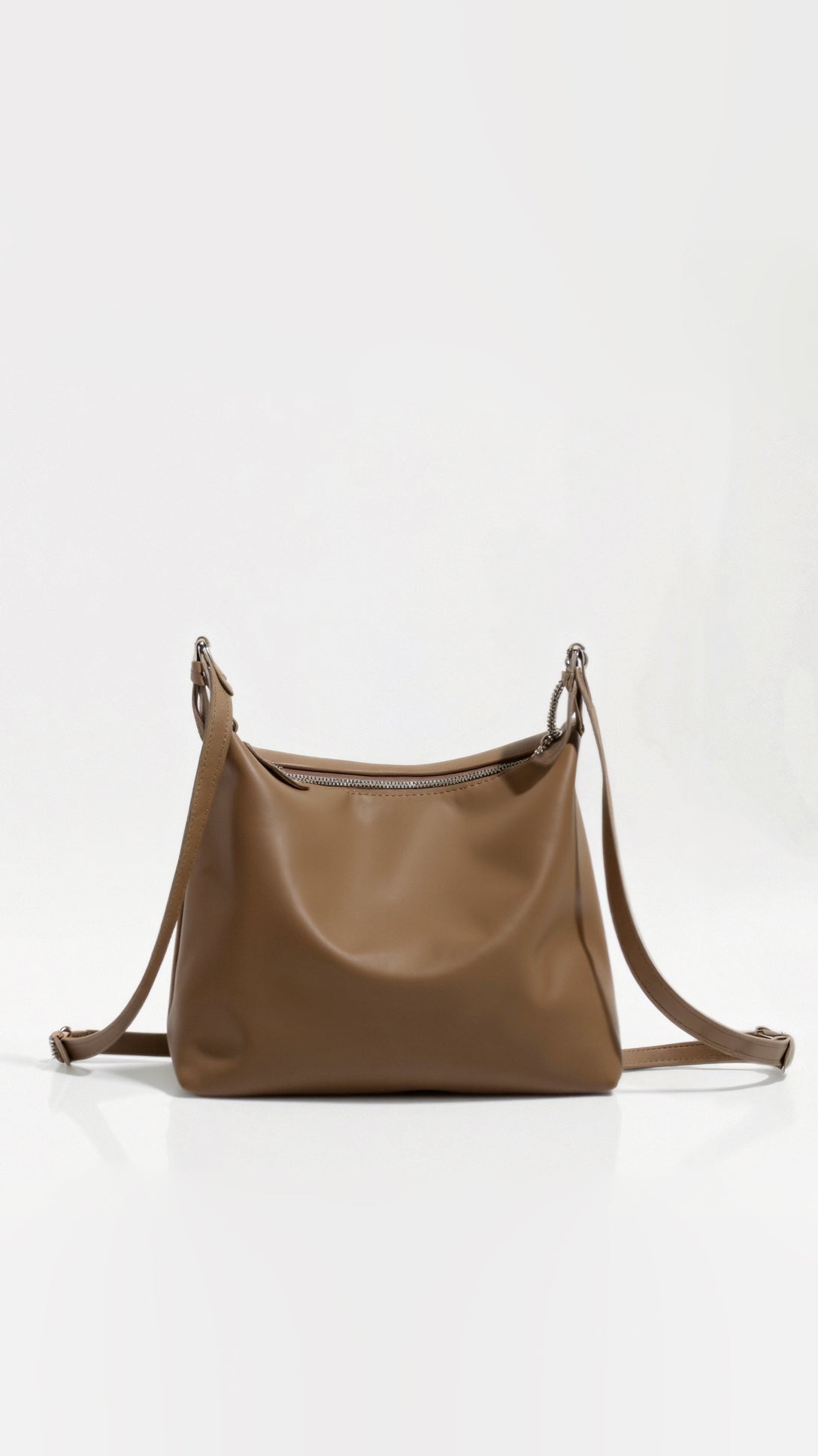 Kalista Crossbody Handbag – Elegance and Practicality at Your Fingertips