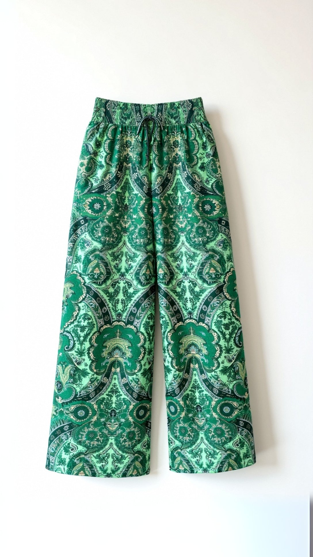 Pam Paisley Fashion Pants for a Stylish and Elegant Look