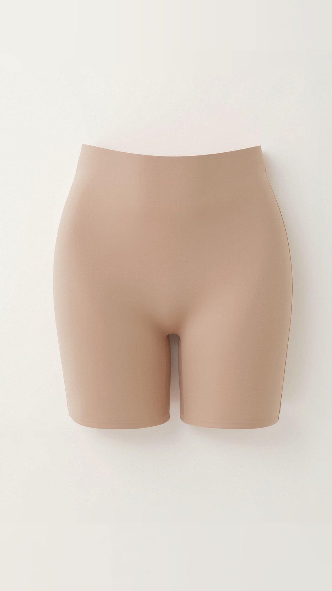 Mid-length seamless shorts for a perfect fit