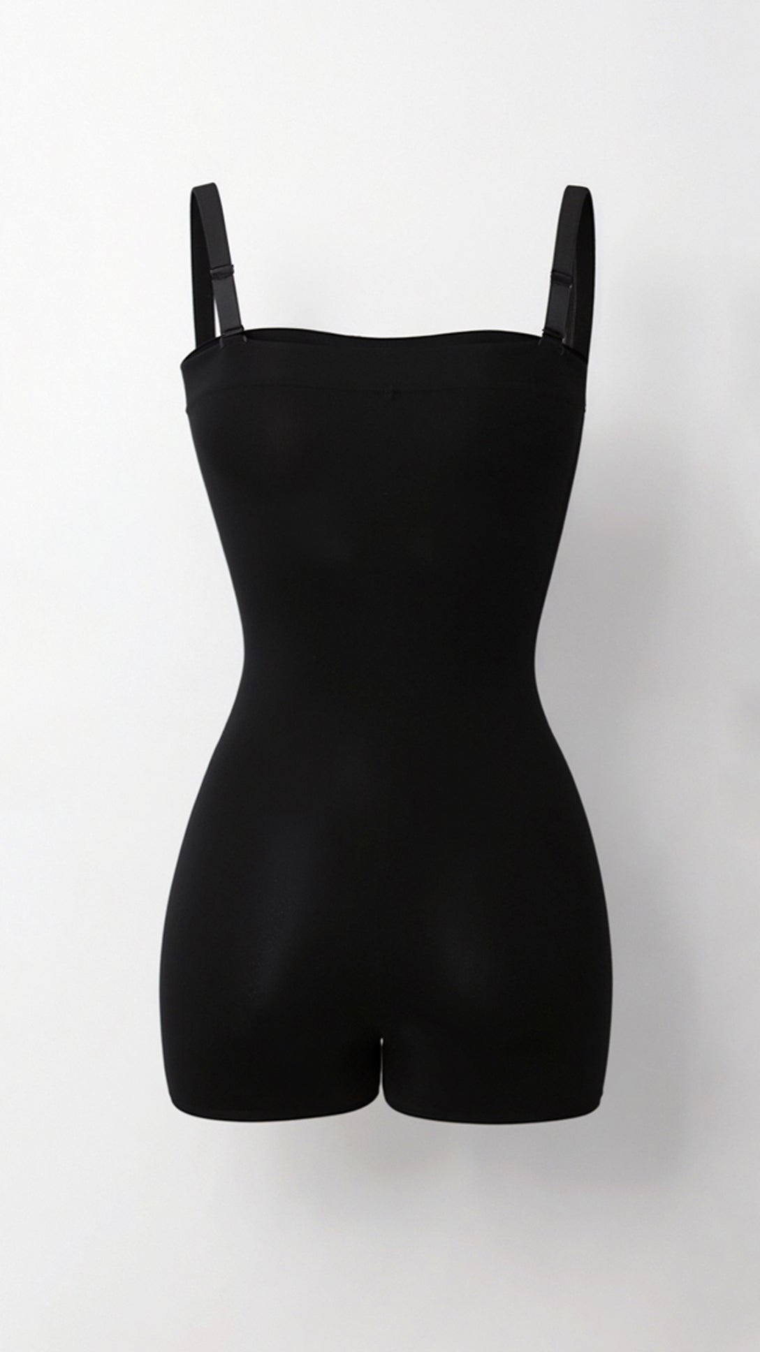 Seamless and strapless bra body for a perfect fit
