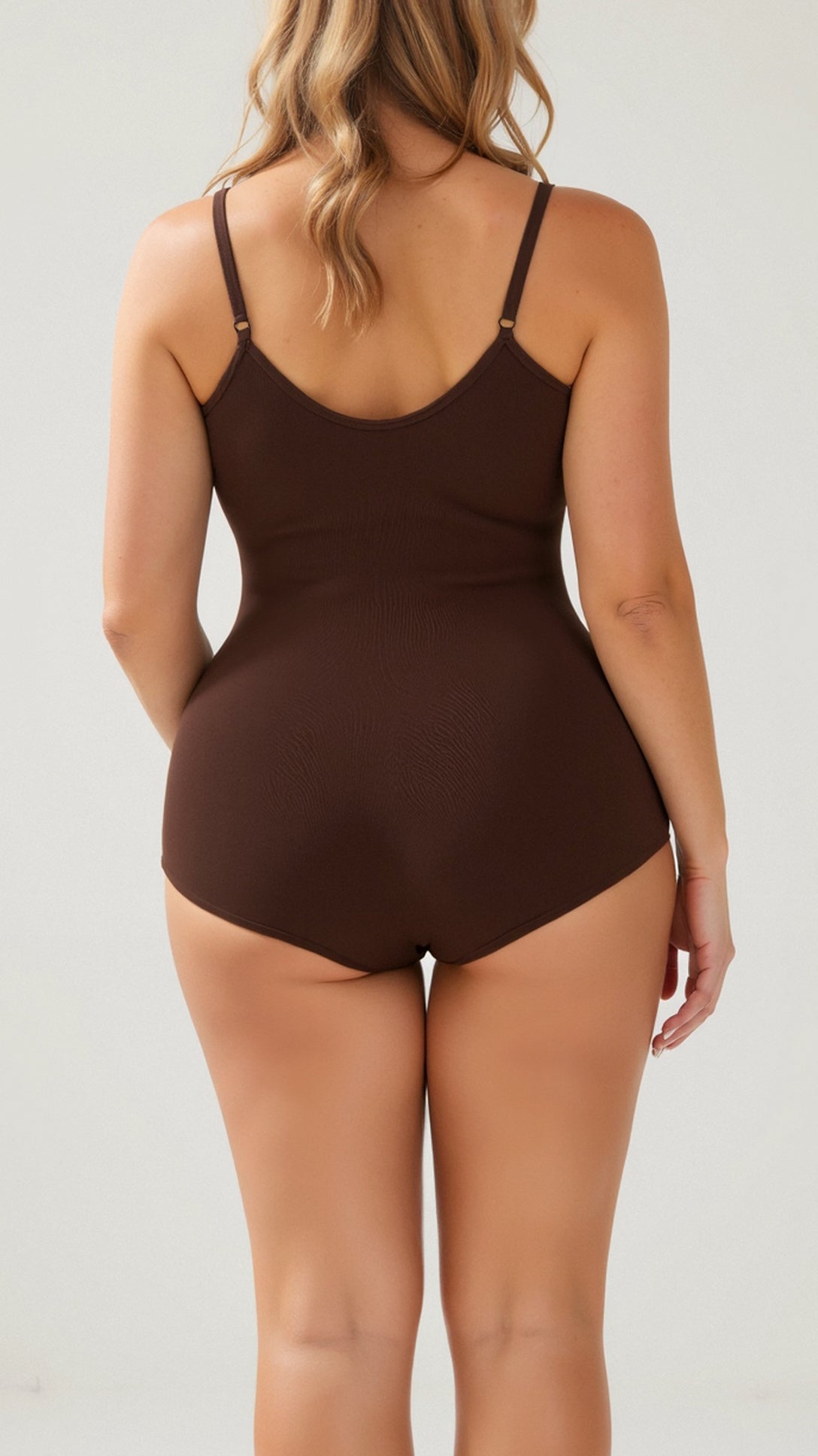 Stylish and tight-fitting bodysuit for a perfect look